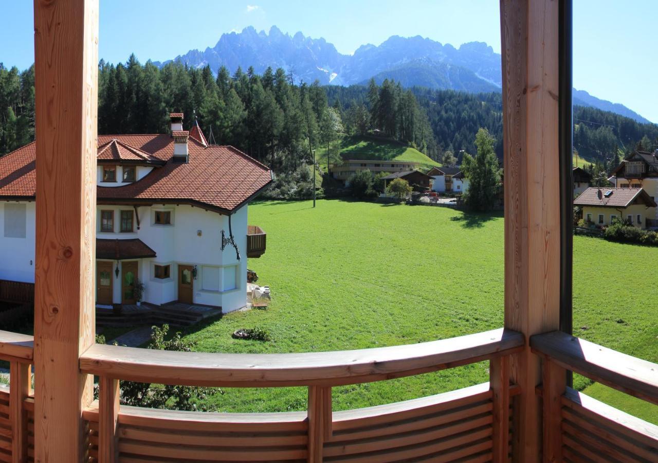 Garni - Hotel Am Burghuegel San Candido Exteriér fotografie